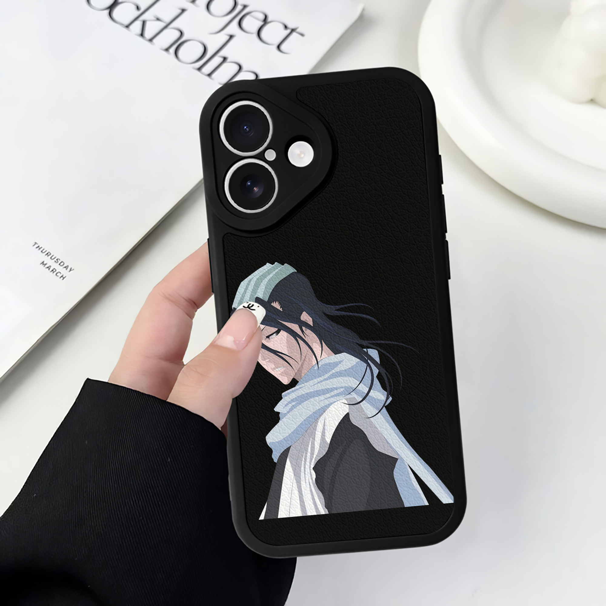 （画像用） ブリーチ くちき びゃくや BLEACH Kuchiki Byakuya 【iPhone 16シリーズ対応】シリコンスマホケース（レザー調） 材質：シリコン